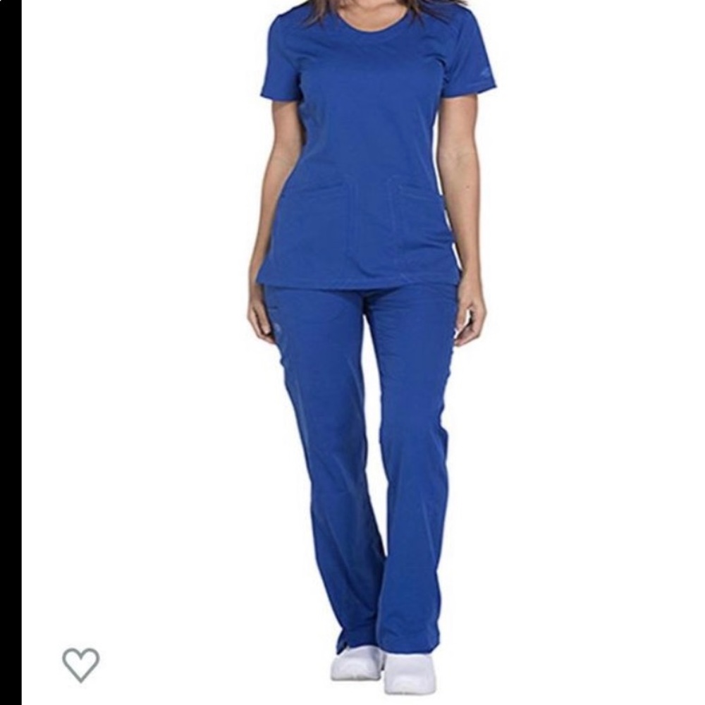 Women’s dickies dynamic scrub set